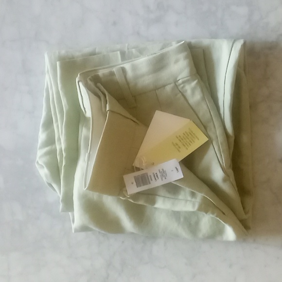 🌼 NWT Wilfred carrot linen pants in pastel sage green - Picture 8 of 8